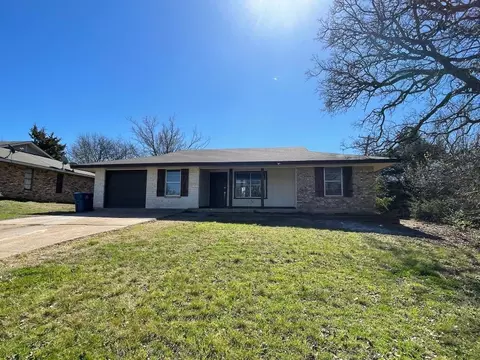 2926 Layne Dr, Denison, TX 75020