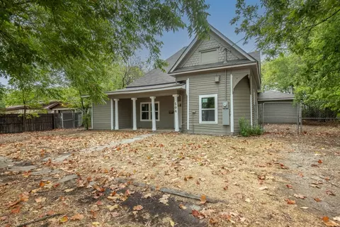 Exterior - 504 E College St, Terrell, TX 75160 photo 2 of 6