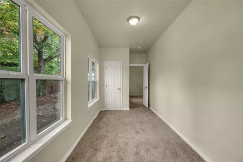 Entry Way - 504 E College St, Terrell, TX 75160 photo 2 of 3