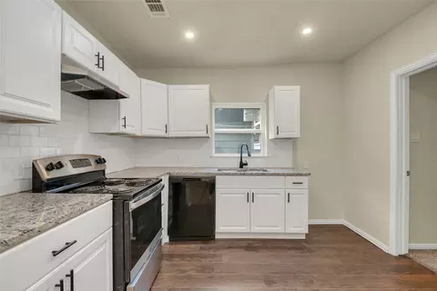 Kitchen - 504 E College St, Terrell, TX 75160 photo 2 of 3