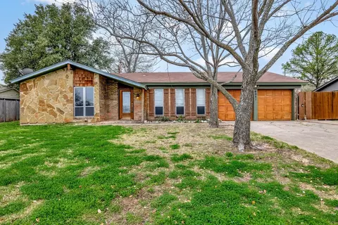 6951 Payte Ln, North Richland Hills, TX 76182