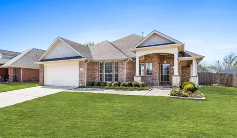 40 Lucas Ln, Edgecliff Village, TX 76134