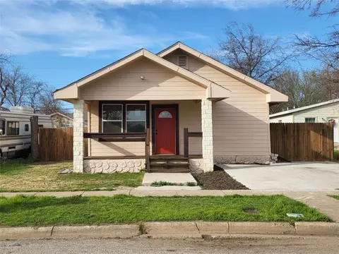 1315 E Arlington Ave, Fort Worth, TX 76104