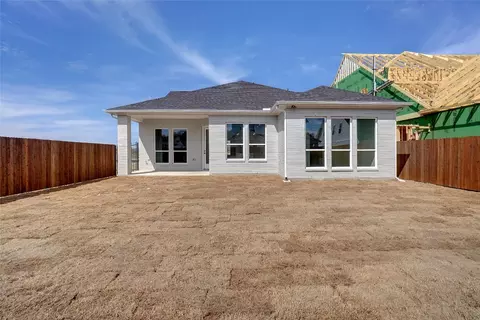 607 Hummingbird, Aledo, TX 76008 photo 2