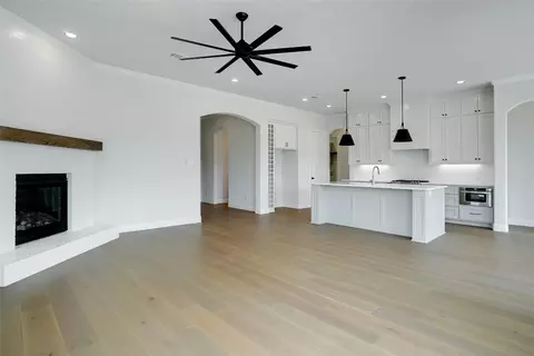 607 Hummingbird, Aledo, TX 76008 photo 8