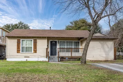 2967 S Edgefield Ave, Dallas, TX 75224
