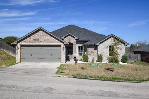 2122 Christine Dr, Granbury, TX 76048