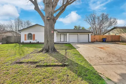 1012 E Dallas St, Mansfield, TX 76063