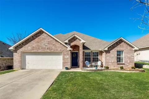 913 Chase Ln, Denton, TX 76209