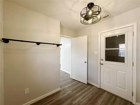 Entry Way - 1901 Castle Dr, Clyde, TX 79510 photo 2 of 3