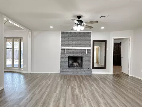 Living - 1901 Castle Dr, Clyde, TX 79510 photo 3 of 5