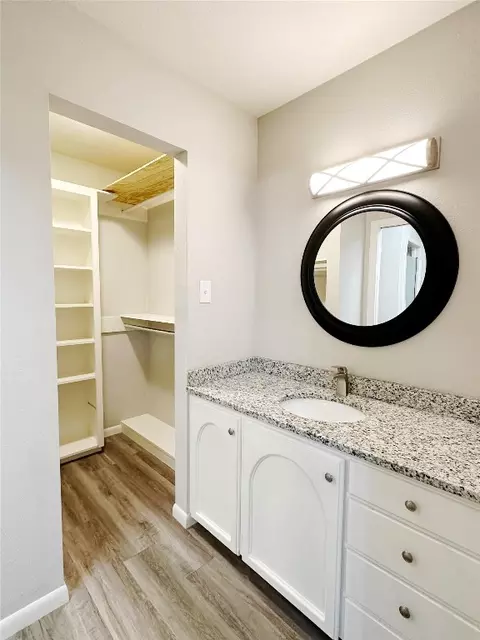 Bath - 1901 Castle Dr, Clyde, TX 79510 photo 1 of 5
