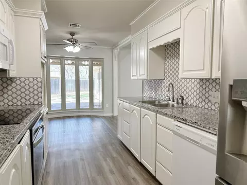 Kitchen - 1901 Castle Dr, Clyde, TX 79510 photo 3 of 3