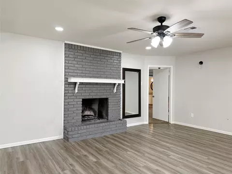 Living - 1901 Castle Dr, Clyde, TX 79510 photo 4 of 5