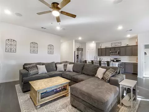 1645 Quest Bridge Rd, Lancaster, TX 75146 photo 4