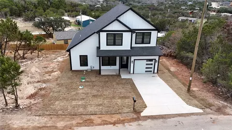 915 Bobcat Trl, Granbury, TX 76048