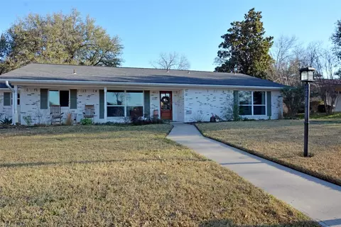 2120 Oaklawn Dr, Stephenville, TX 76401