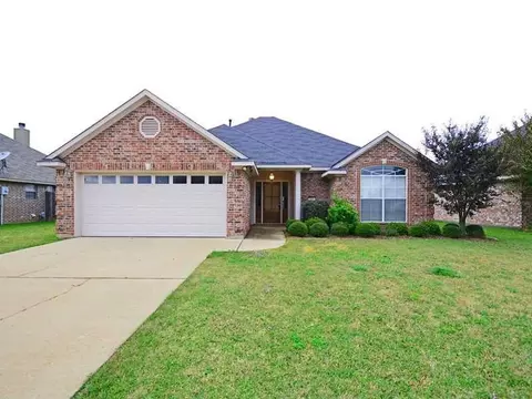 5841 Bluebonnett Dr, Bossier City, LA 71112