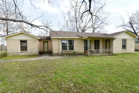 819 N Winnsboro St, Quitman, TX 75783