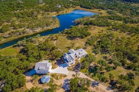 951 Toro Pass, Wimberley, TX 78676