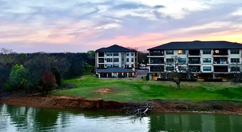 500 Waters Edge Dr #118, Lake Dallas, TX 75065