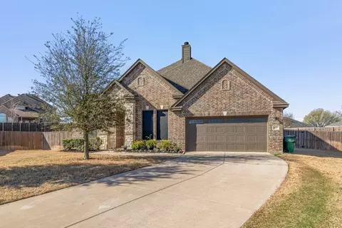 406 Sunset Ct, Waxahachie, TX 75165