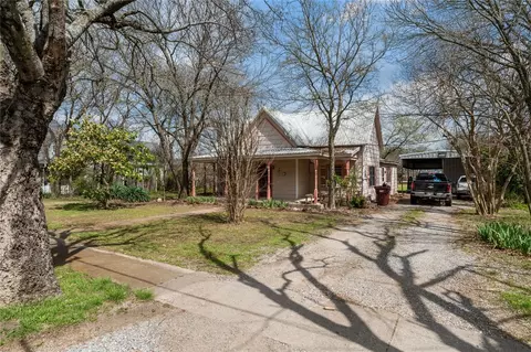 512 S Bond St, Whitewright, TX 75491