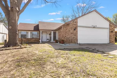 2118 Pennington Dr, Arlington, TX 76014