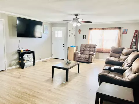1201 E Highland Ave, Comanche, TX 76442 photo 3