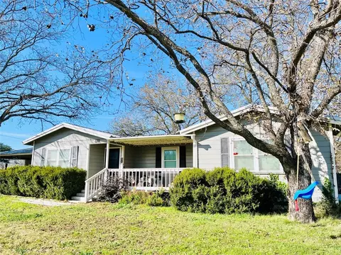 1201 E Highland Ave, Comanche, TX 76442 photo 2