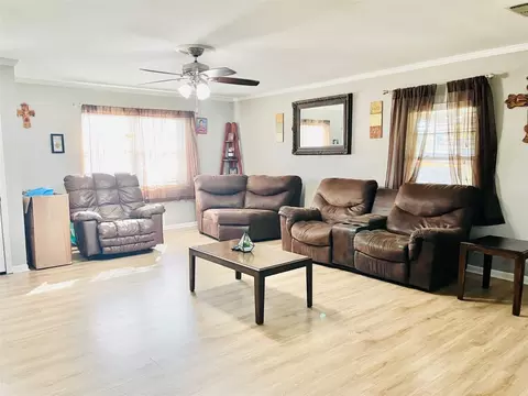 1201 E Highland Ave, Comanche, TX 76442 photo 4