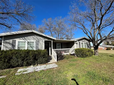 1201 E Highland Ave, Comanche, TX 76442 photo 13