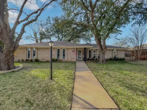 1133 Shadywood Ln, Desoto, TX 75115