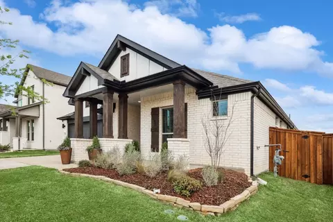 5569 Summit Creek Rd, Fort Worth, TX 76126