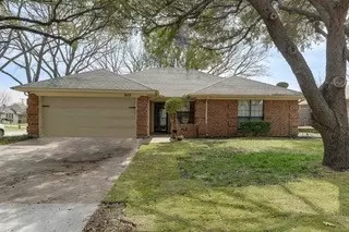 2113 Atlas Ct, Grand Prairie, TX 75052