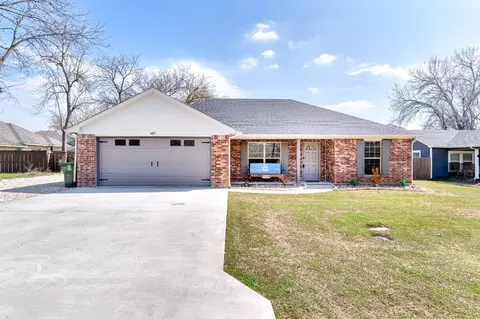 407 Dewitt St, Collinsville, TX 76233
