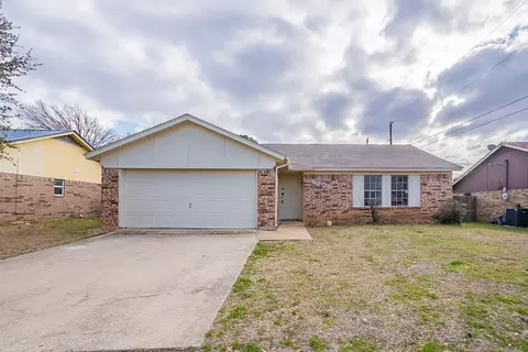 6205 Hott Springs Dr, Arlington, TX 76001