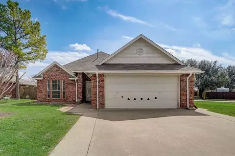 2036 Laney Dr, Sanger, TX 76266
