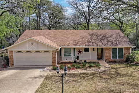 409 Hideaway Ln E, Hideaway, TX 75771