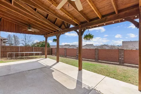 Exterior - 437 E Wishbone Ln, Haslet, TX 76052 photo 4 of 6