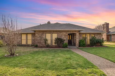 3219 Sugarbush Dr, Carrollton, TX 75007