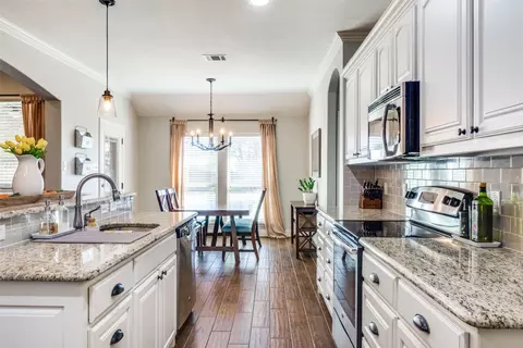 420 Sagebrush Dr, Aledo, TX 76008