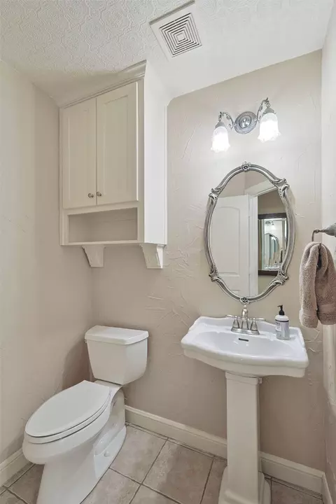 Bath - 311 Collins St, Argyle, TX 76226 photo 4 of 4