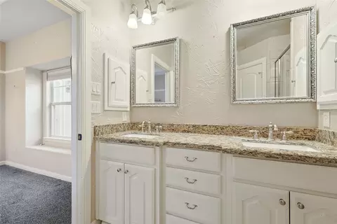 Bath - 311 Collins St, Argyle, TX 76226 photo 2 of 4