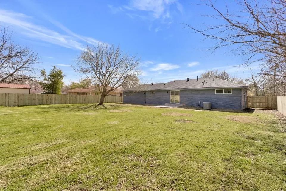 Exterior - 1908 Greenwood Rd, Mckinney, TX 75069 photo 4 of 7