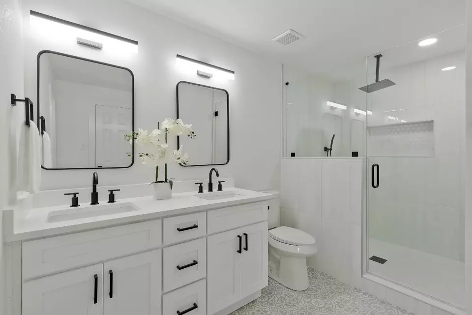 Bath - 1908 Greenwood Rd, Mckinney, TX 75069 photo 2 of 3