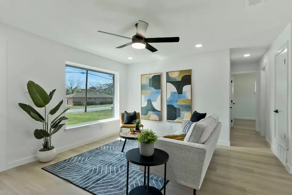 Living - 1908 Greenwood Rd, Mckinney, TX 75069 photo 1 of 2