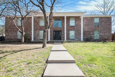 2815 Perkins Rd, Arlington, TX 76016