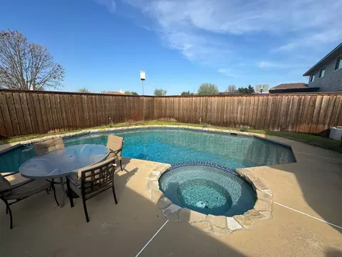 1202 Fox Hollow Dr, Carrollton, TX 75007