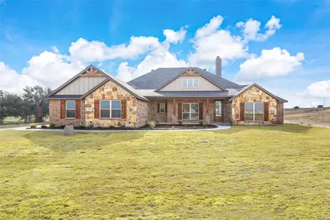 1017 Lilly Ln, Weatherford, TX 76088